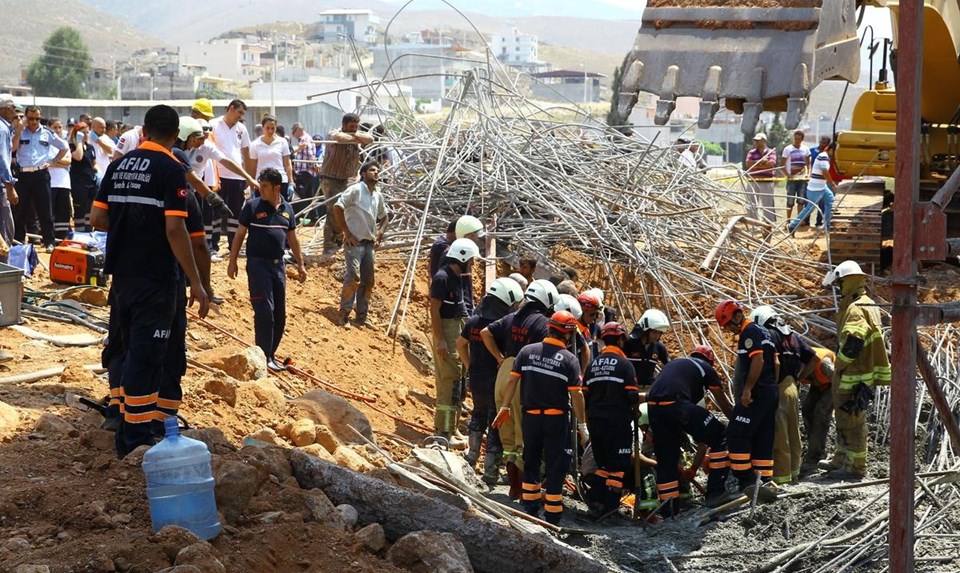 İzmir Çevre Yolu inşaatında kaza: 4 işçi öldü - 2
