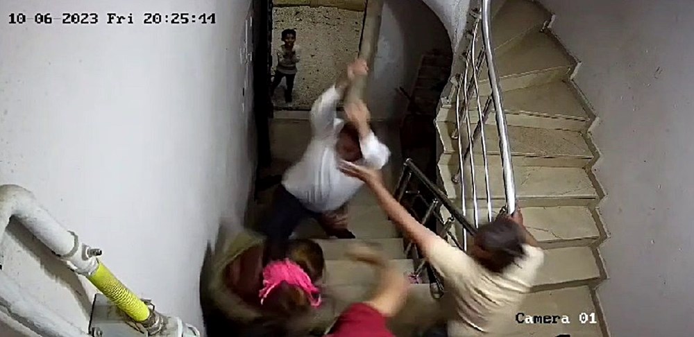 Boşanma aşamasındaki eşinin ailesinin evini bastı: 4 yaralı - 3