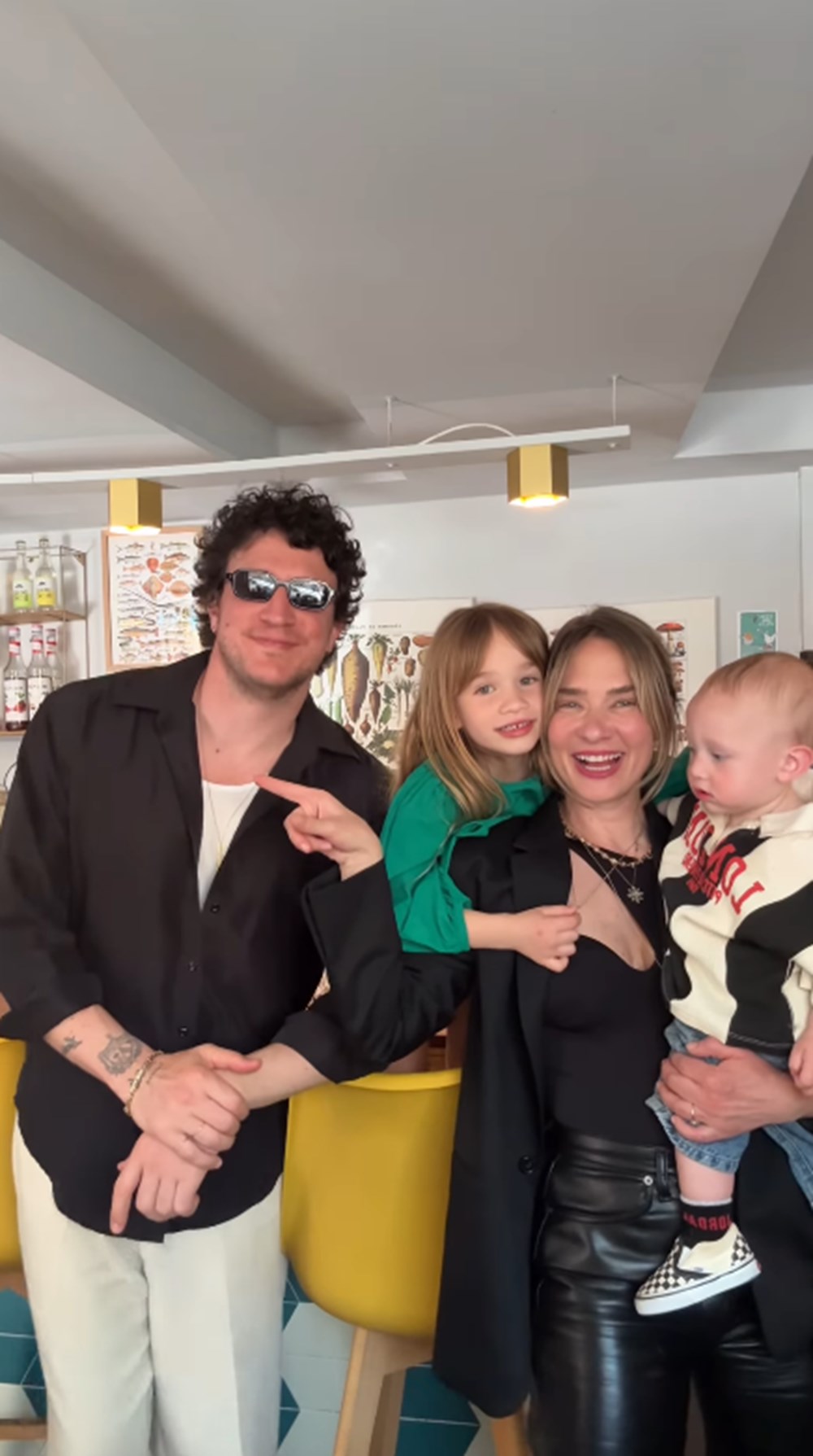 Müge Boz'dan romantik kutlama: "İyi ki kavuştuk bu hayat yolculuğunda" 73