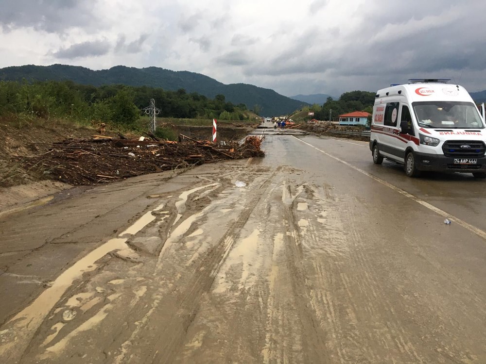Bartın'da şiddetli yağış sel ve heyelana neden oldu - 8