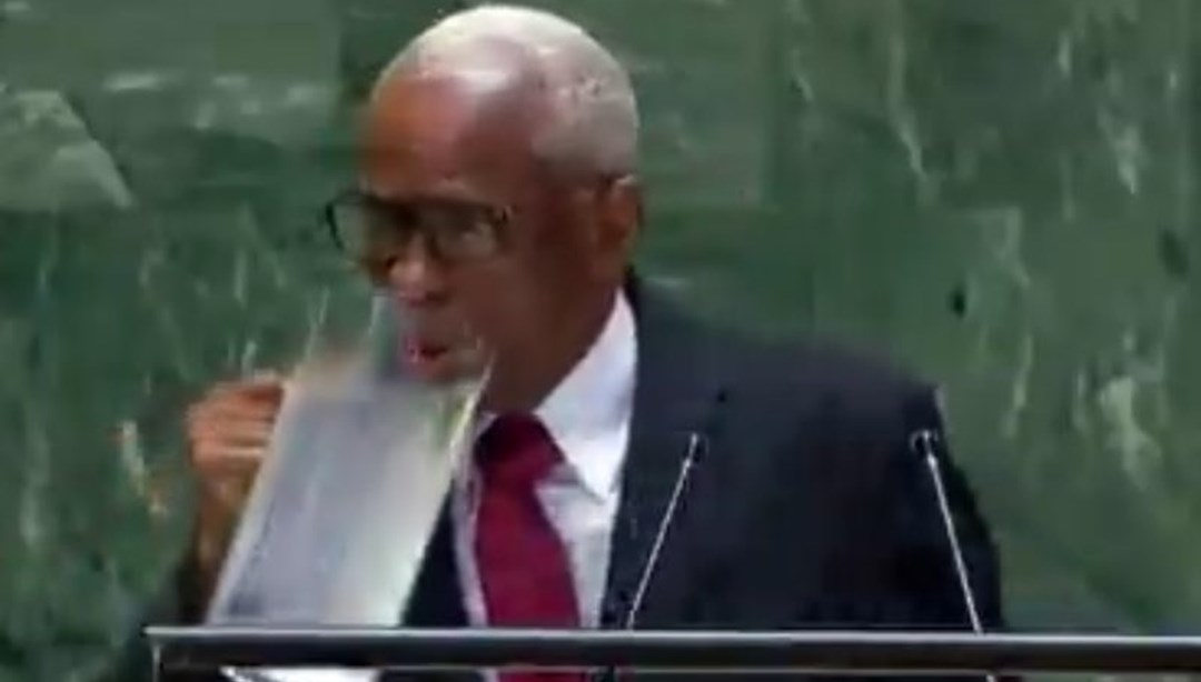 Dünyanın gözü önünde bunu yaptı: BM'ye damga vuran hareket