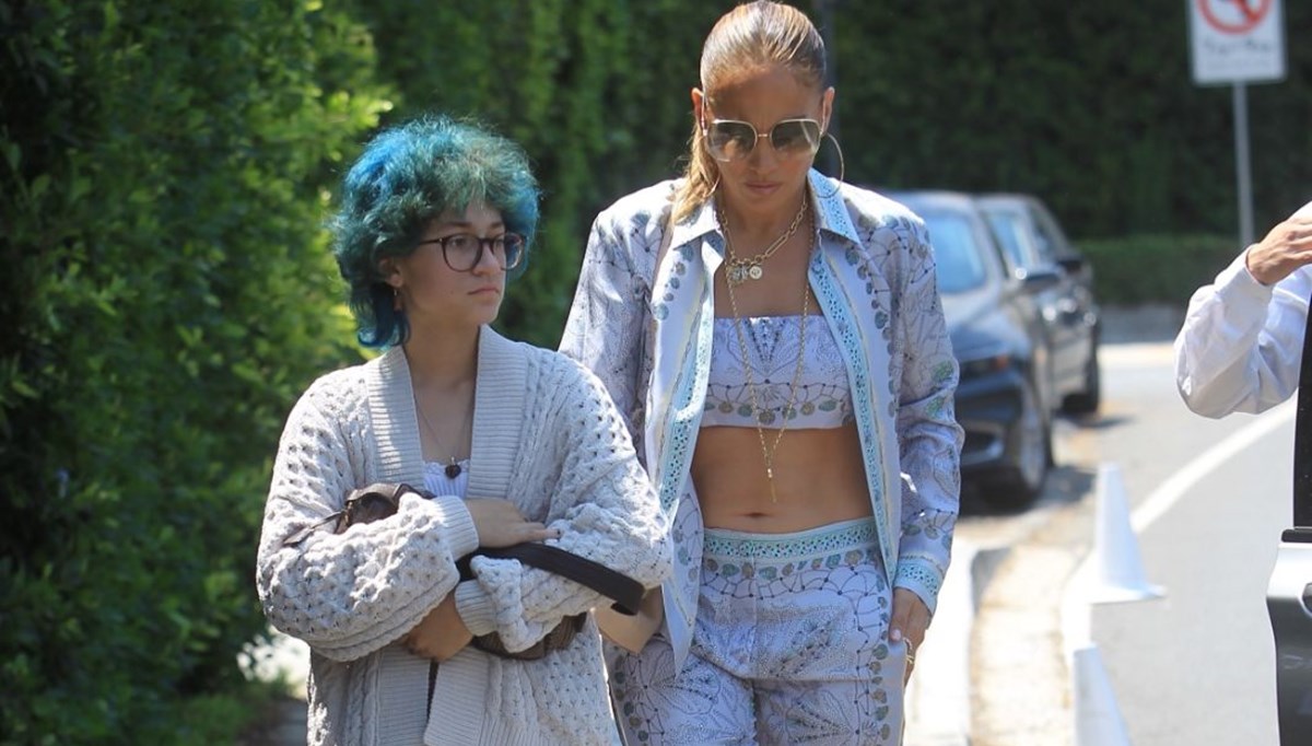 Jennifer Lopez'in kızı Emme çekirdekten yetişiyor