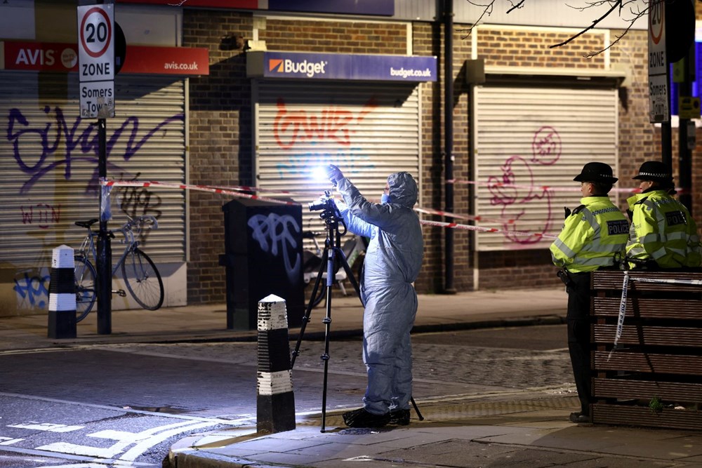 Londra'da silahlı saldırı: 2'si çocuk 5 yaralı - 2