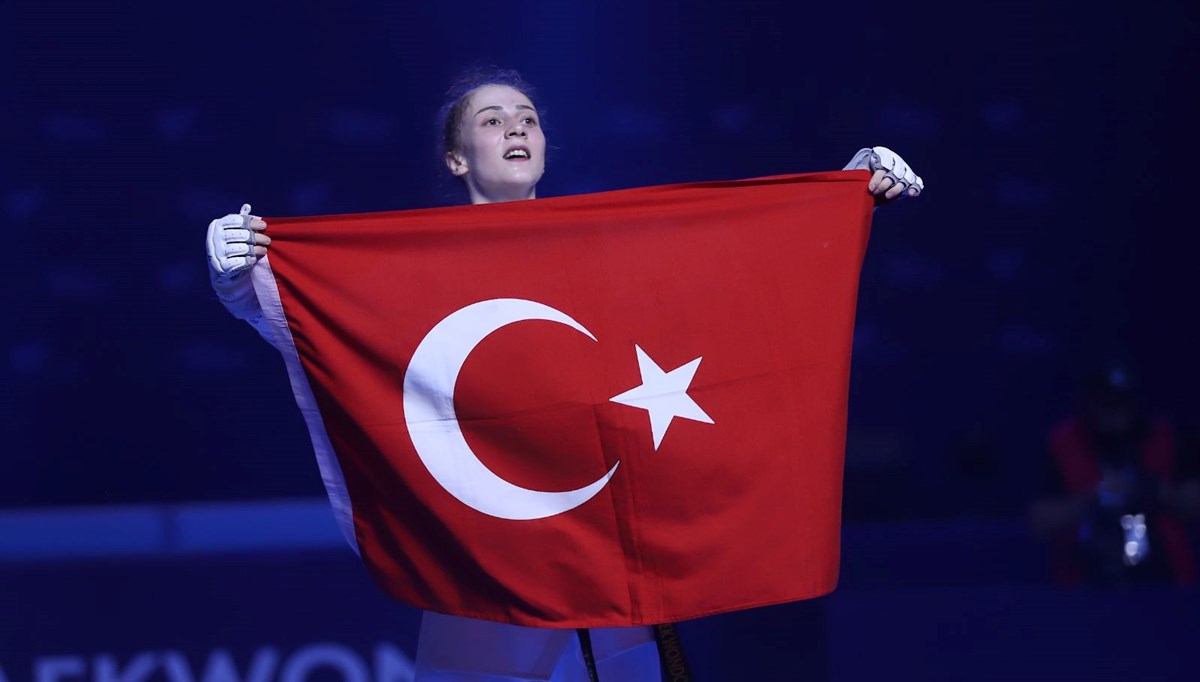 Merve Dinçel, Dünya Tekvando Şampiyonası'nda altın madalya kazandı Merve Dinçel, Dünya Tekvando Şampiyonası'nda altın madalya kazandı