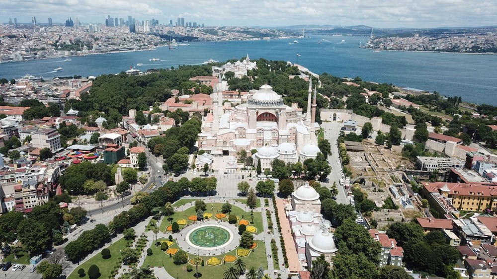 Ayasofya Camii'nin halıları seriliyor - 4