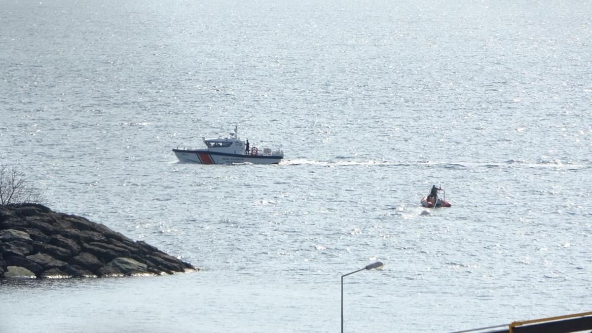 Trabzon açıklarında bomba alarmı: Komandolardan ters dönen teknedeki cisim için dalış