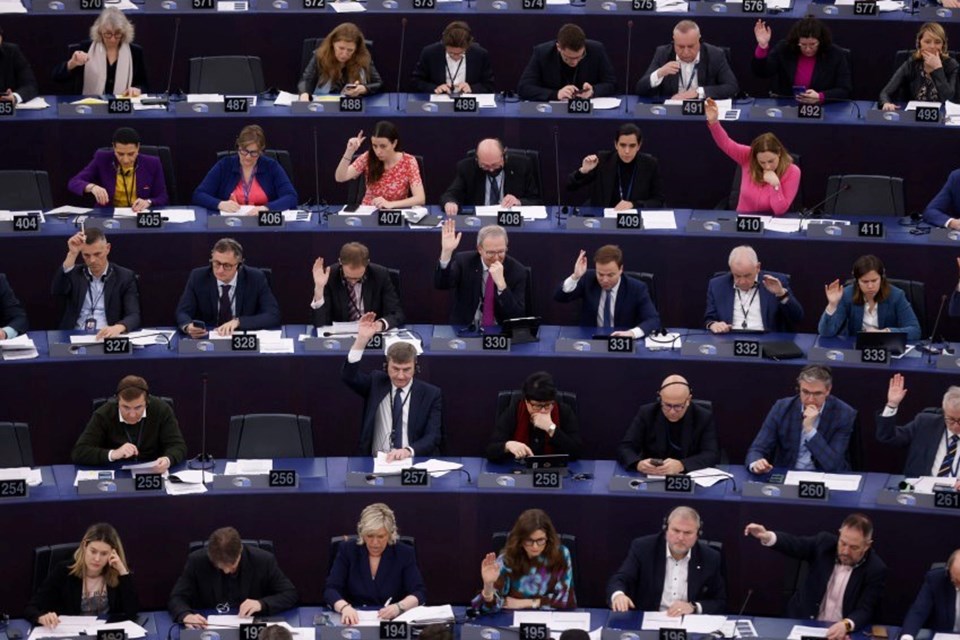 Dünyada bir ilk: Avrupa Parlamentosu, yapay zeka yasasını onayladı - 3