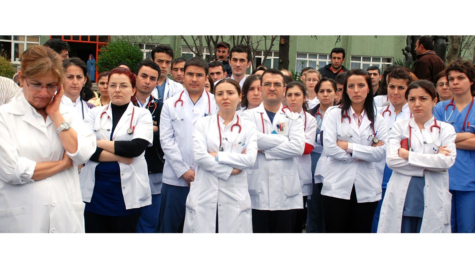 Danıştay: Her doktor muayenehane açabilir
