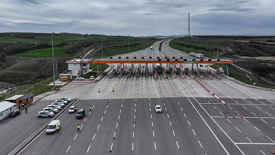 Bayramda otoyollardan 8,4 milyon araç geçti