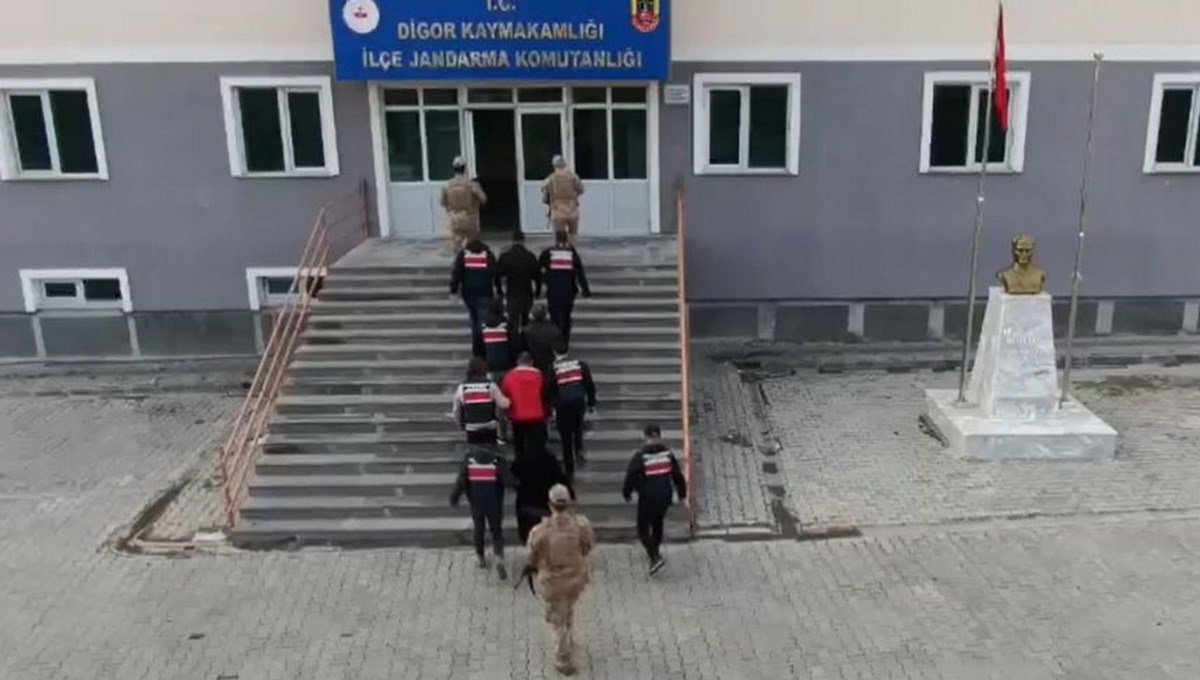 Cezaevindeki PKK/KCK üyelerine finansman sağlayan 4 şüpheliye gözaltı Cezaevindeki PKK/KCK üyelerine finansman sağlayan 4 şüpheliye gözaltı