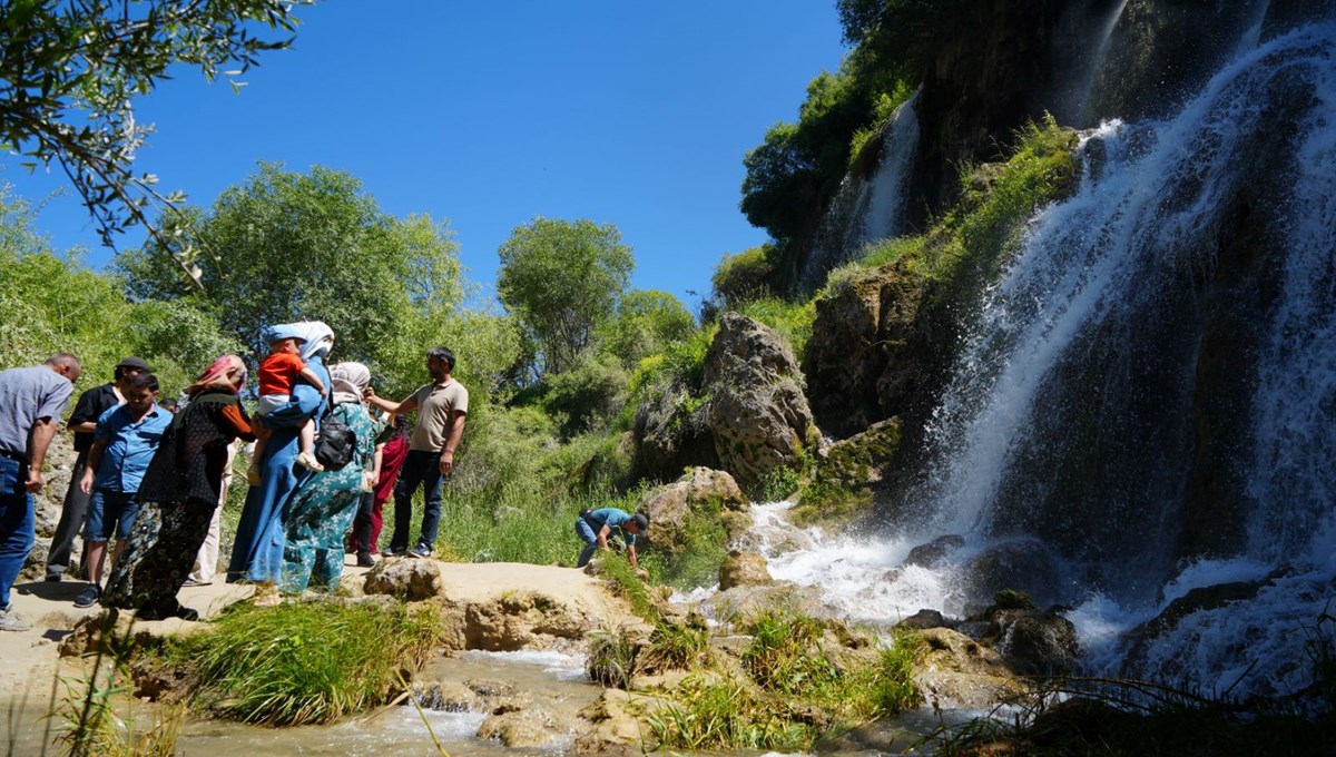 Sıcaktan bunalan soluğu orada alıyor: Kent merkezine 35 kilometre uzaklıkta