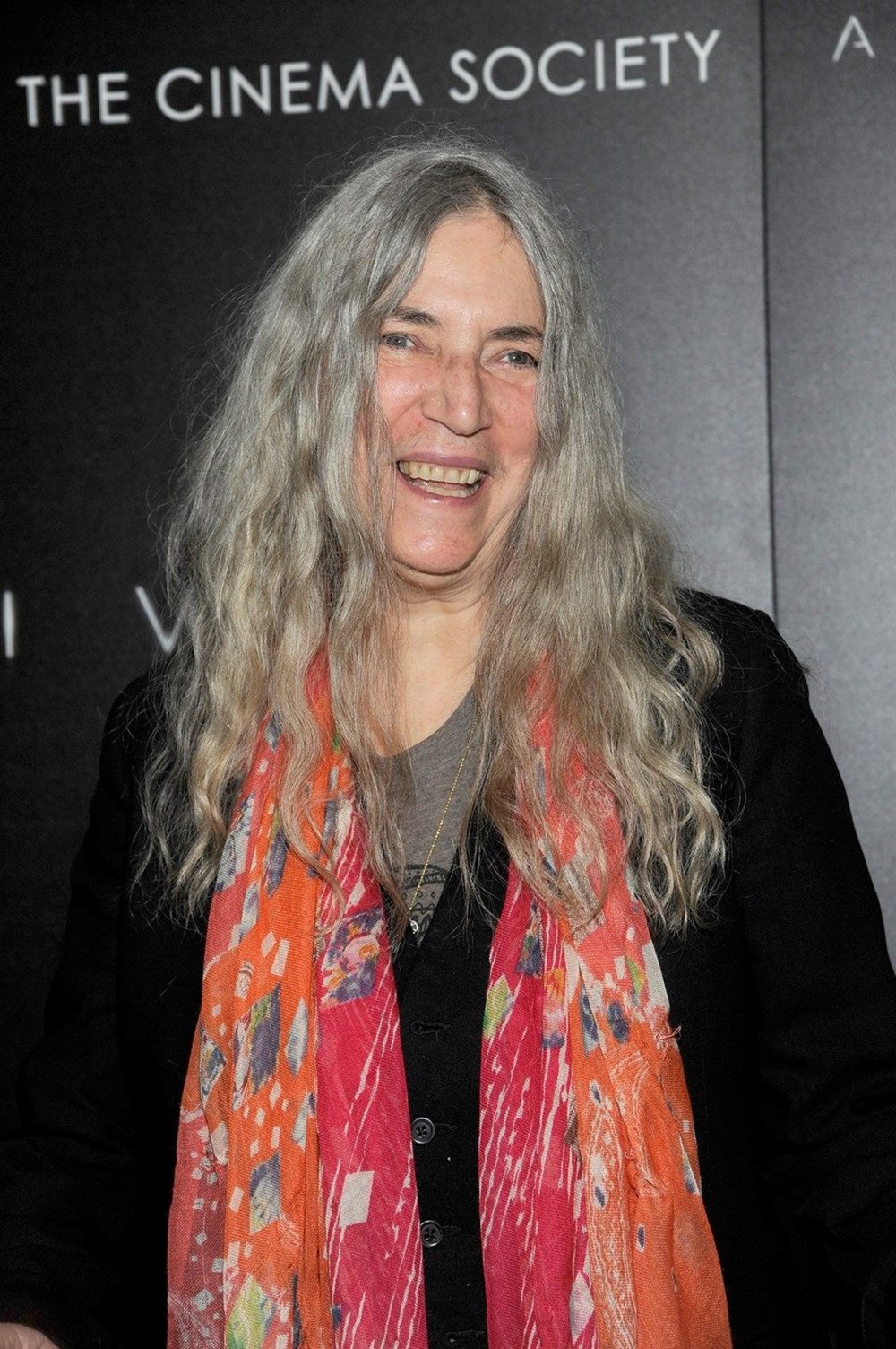 Yaşayan Punk efsanesi Patti Smith, Fransa'dan'Onur Lejyonu' ödülü aldı - 3