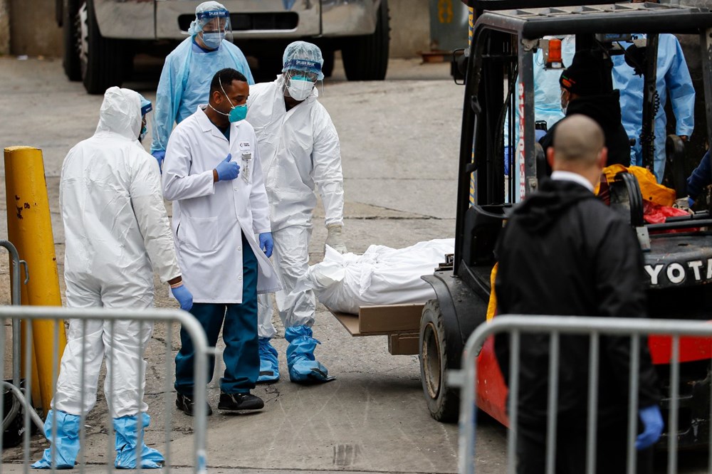 New York’ta corona virüsten ölen kişilerin cesetleri yaklaşık bir yıldır kamyonlarda bekliyor - 5