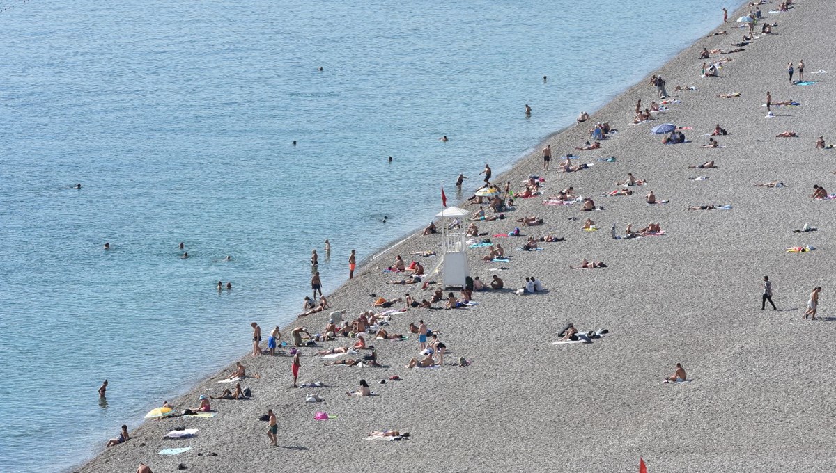 Antalya’da yaz bitmedi | Kasım ayında deniz keyfi Antalya’da yaz bitmedi | Kasım ayında deniz keyfi