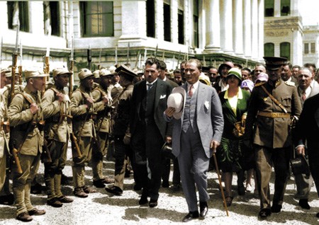 genelkurmay dan renkli ataturk