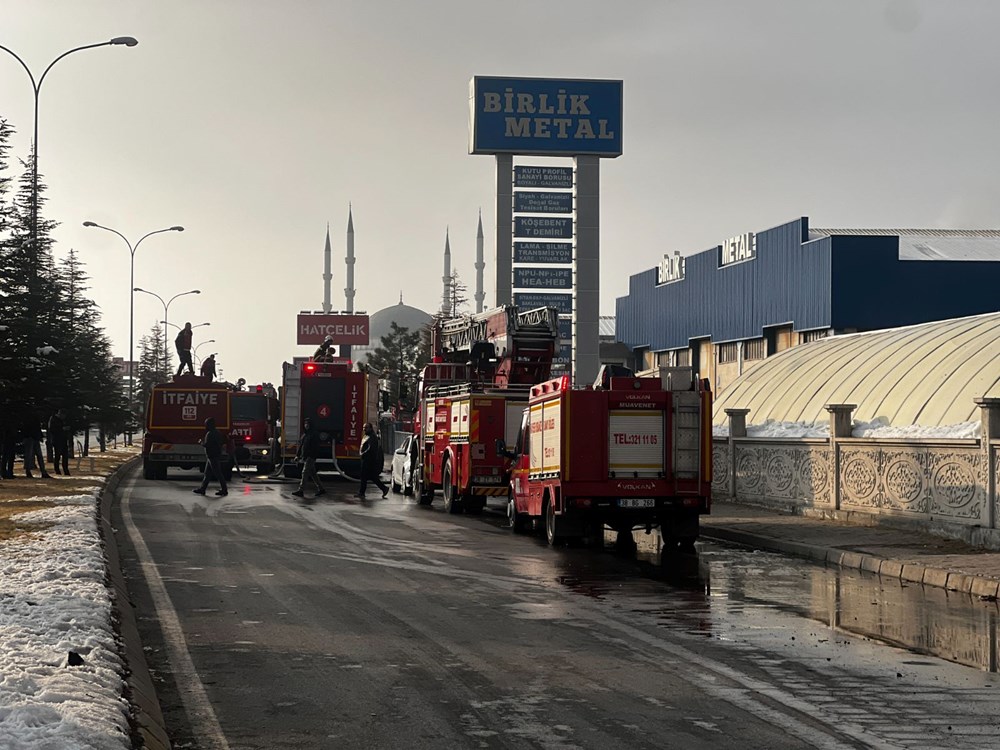 Kayseri'de mobilya fabrikasında yangın: 3 can kaybı - 6
