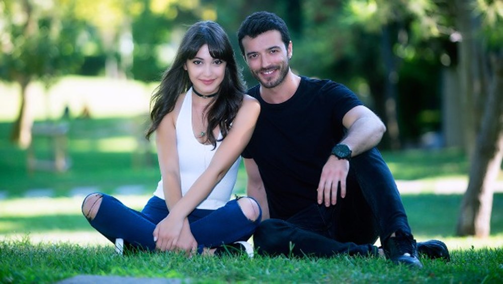 Hande Erçel ile Kerem Bürsin�in set aşkı gerçek mi oldu? Magazin