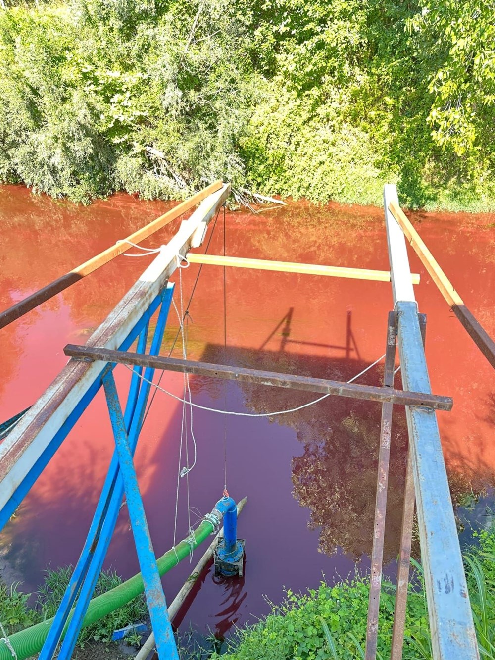 Mudurnu Çayı'nın rengi kırmızıya döndü - 2