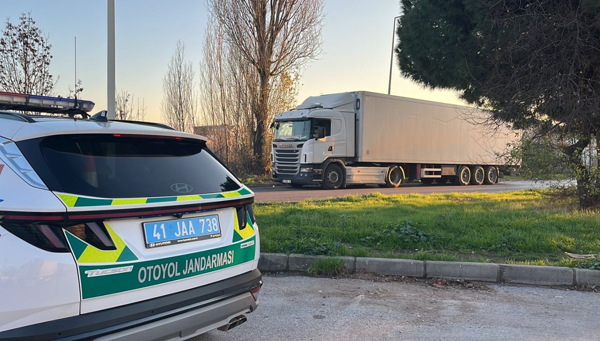 TIR şoförüne gaspç şoku: Dövülüp boynundan bıçaklandı