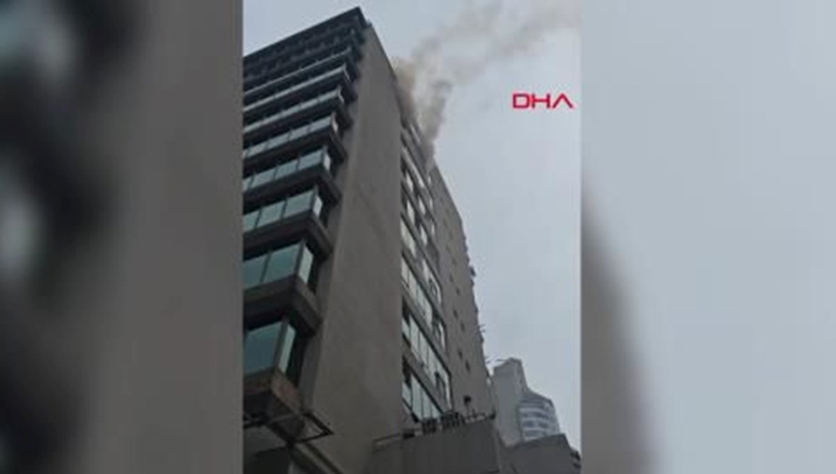 Şişli'de rezidansların bulunduğu 10 katlı binada yangın Şişli'de rezidansların bulunduğu 10 katlı binada yangın