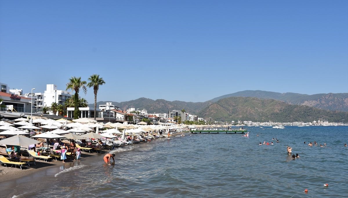 <div>Muğla plajlarında sıcak hava yoğunluğu</div>