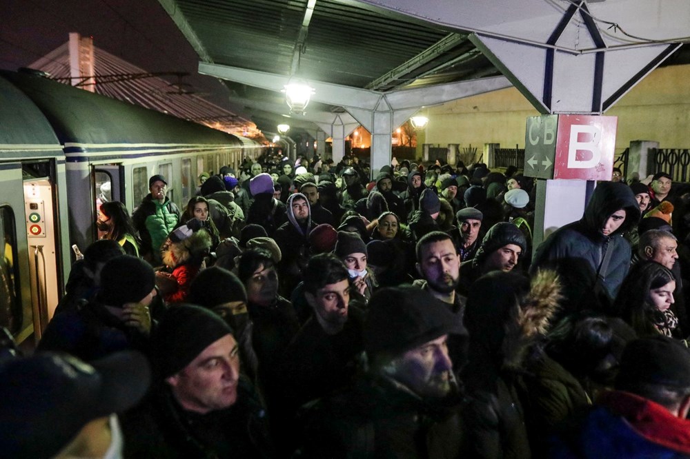 Ukrayna'da vatandaşlar çatışma bölgelerinden tahliye ediliyor - 4