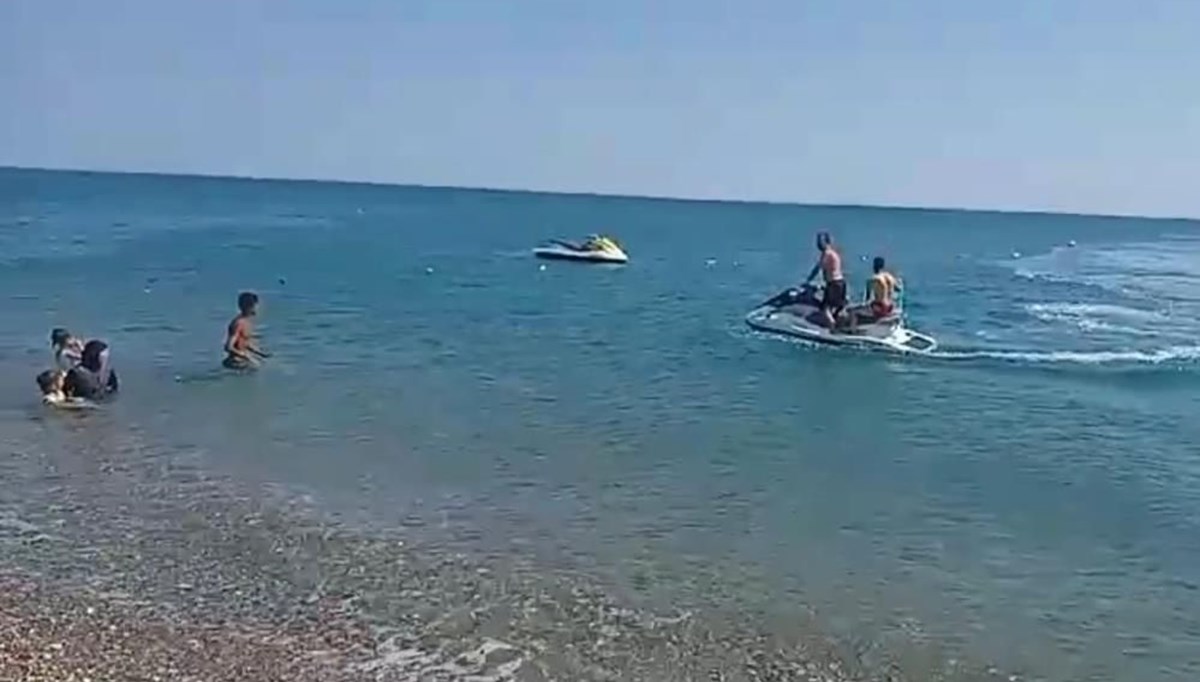 Deniz yatağıyla 1,5 kilometre sürüklendi: Jet ski ile kurtarıldı