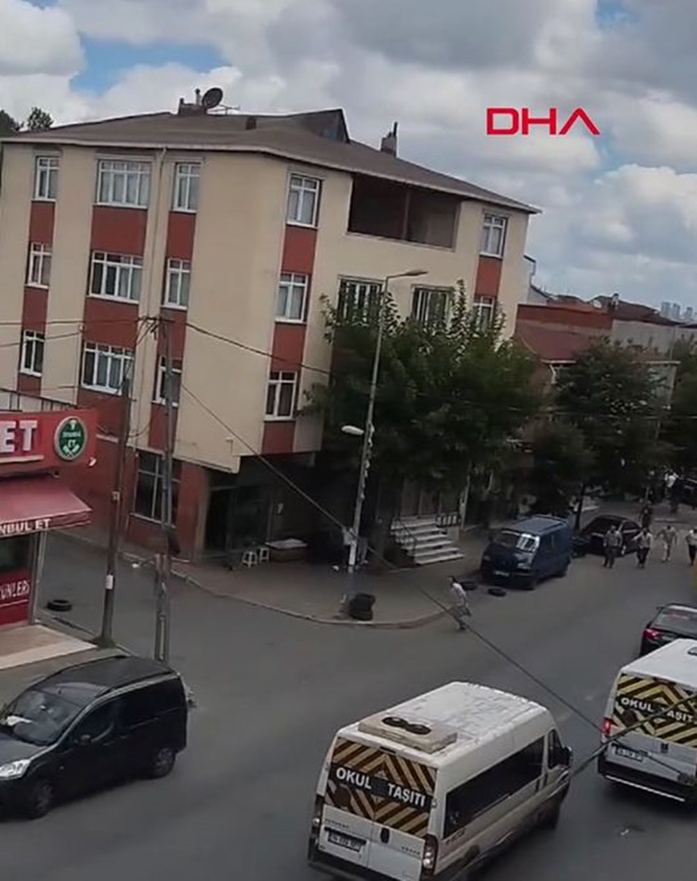 Avcılar’da silahlı çatışma: Yaralılar var - 1