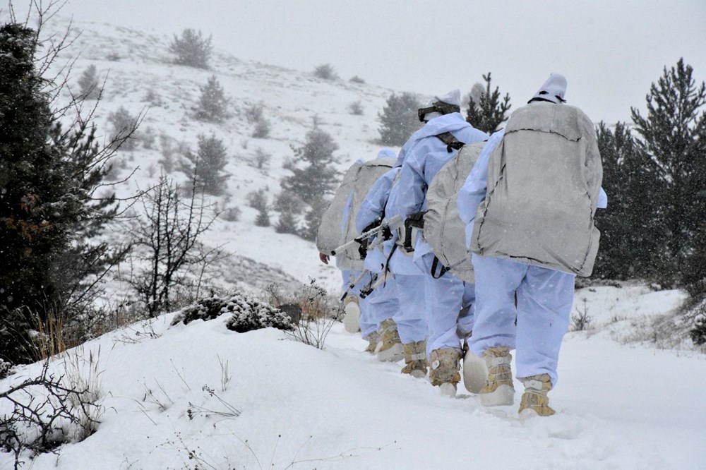 PÖH'lerden Doğu Karadeniz'in karlı dağlarında kış operasyonu - 9