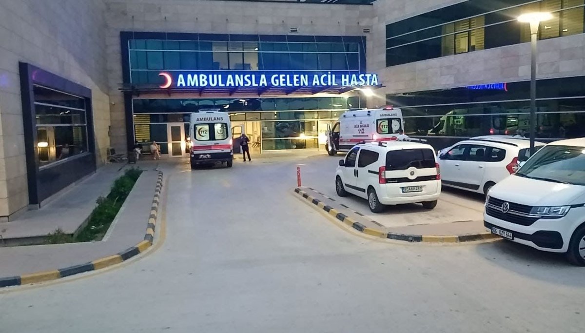 Hatay'da üzerine çelik boru devrilen işçi hayatını kaybetti Hatay'da üzerine çelik boru devrilen işçi hayatını kaybetti