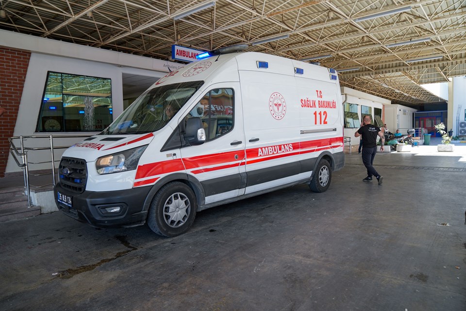 İzmir'i "fön" çarptı: Acil servise koştular - 2