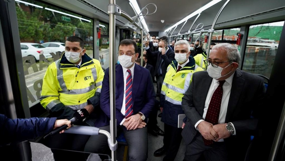 İBB Başkanı İmamoğlu yeni metrobüsleri test etti