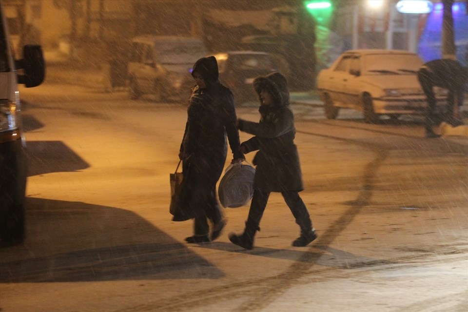 Kar İstanbul'un kapısına dayandı! (5 ilde kar yağışı başladı) - 2