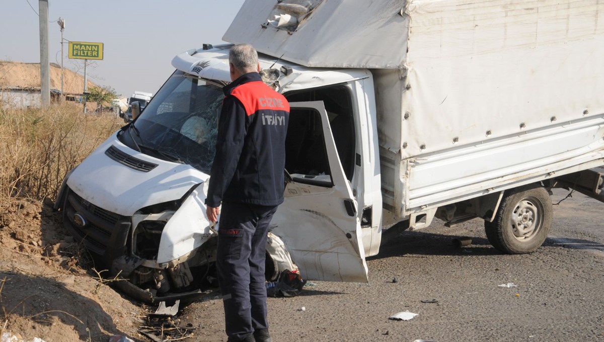 Şırnak'ta TIR ile kamyonet çarpıştı: 4 yaralı