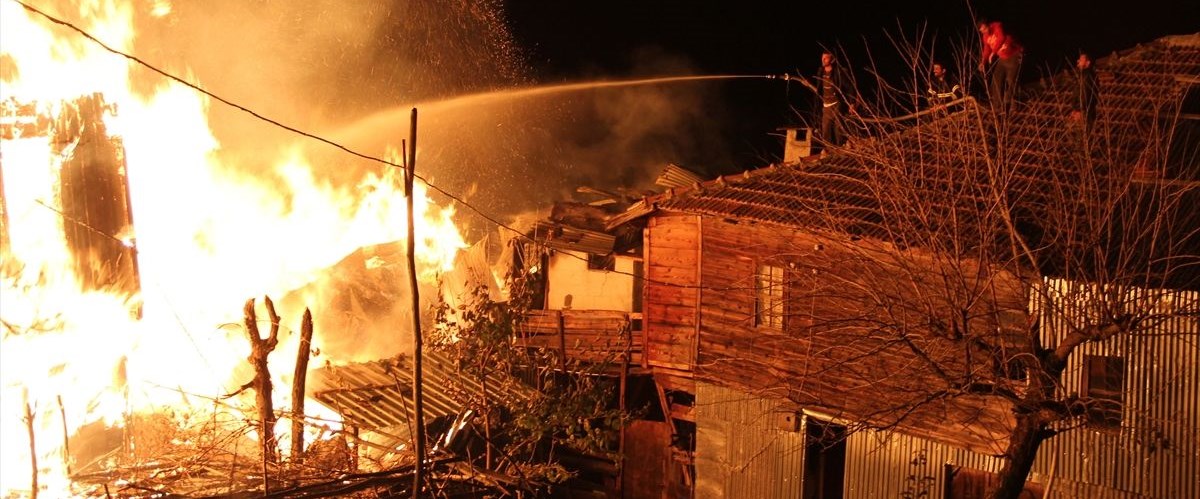 Kastamonu�da korkutan ev yangını NTV