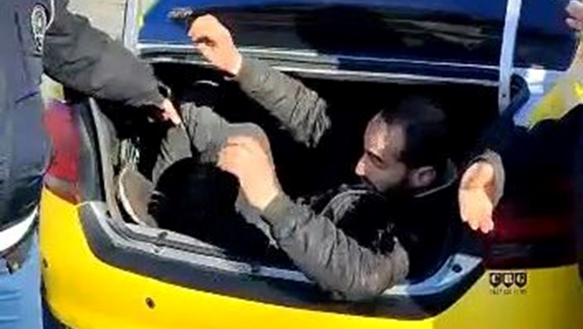 Taksiden 8 kaçak göçmen çıktı Taksiden 8 kaçak göçmen çıktı