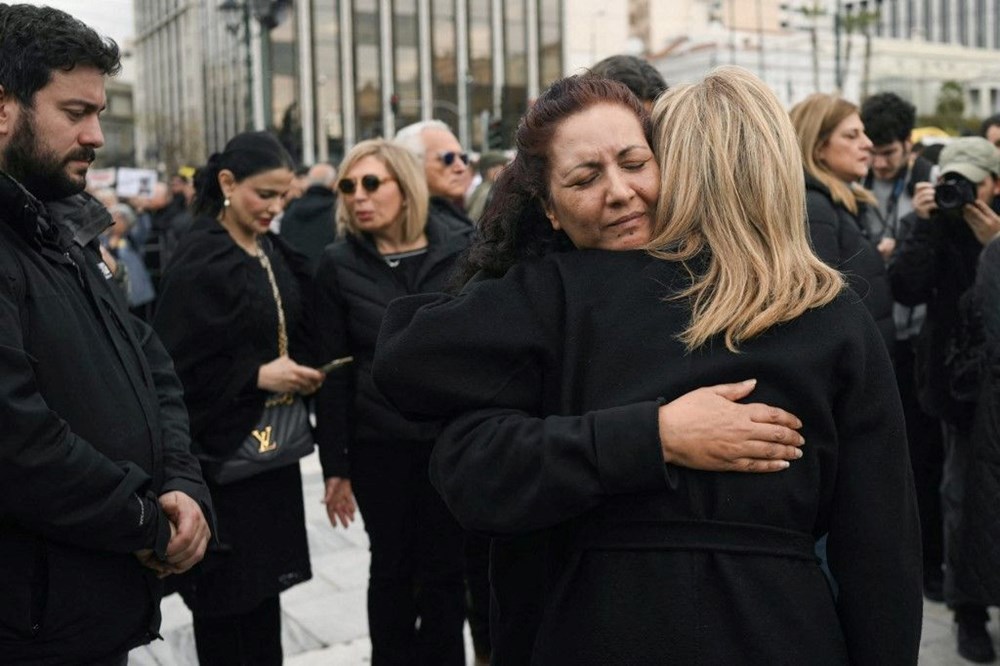 Yunanistan’da hayat durdu: Binlerce kişi hükümeti protesto ediyor - 6