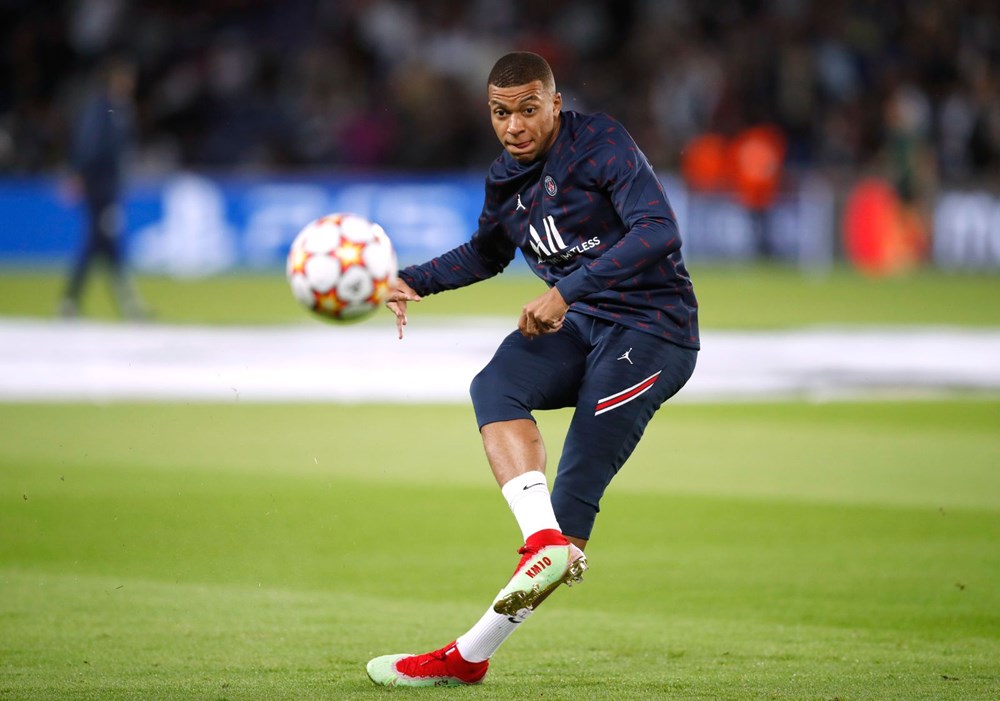 2021’de dünyanın en çok kazanan futbolcuları: Ronaldo, Messi'den ilk sırayı geri aldı - 6