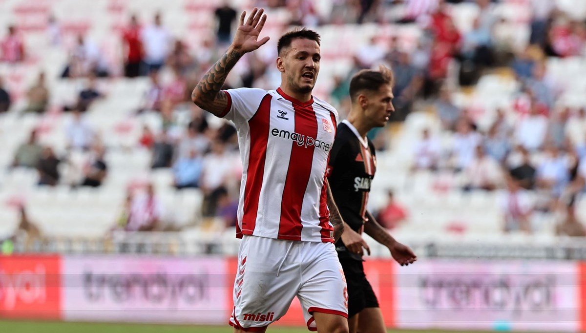 Sivasspor’da Rey Manaj şoku! Sivasspor’da Rey Manaj şoku!