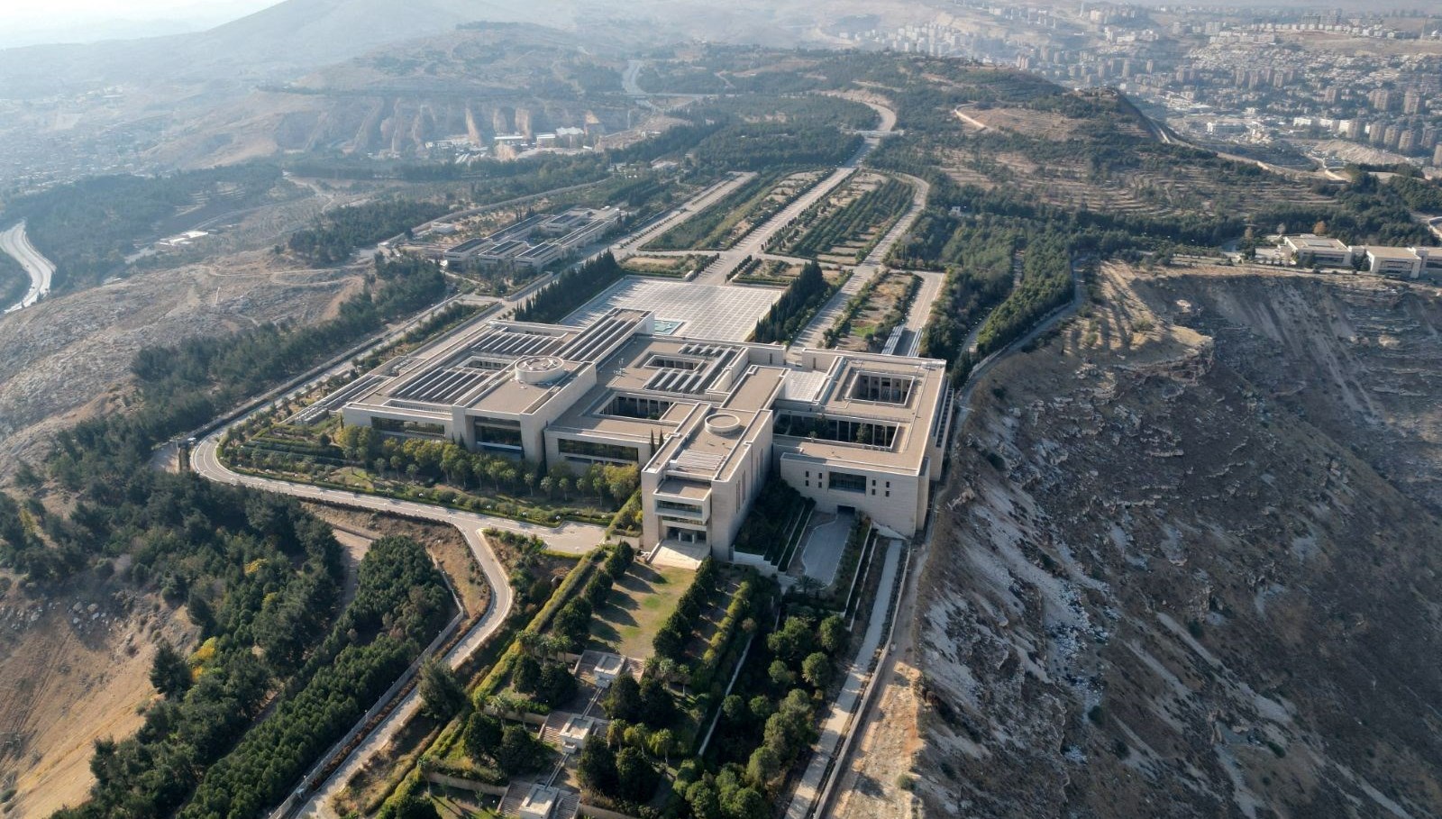 Şara’dan destekçilerine sert uyarı