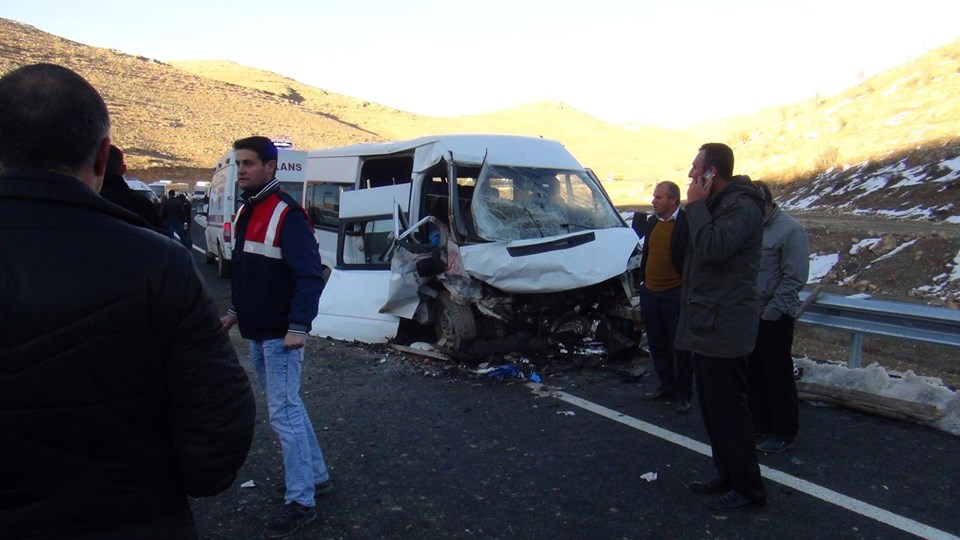 Diyarbakır'da trafik kazası: 13 yaralı - 1