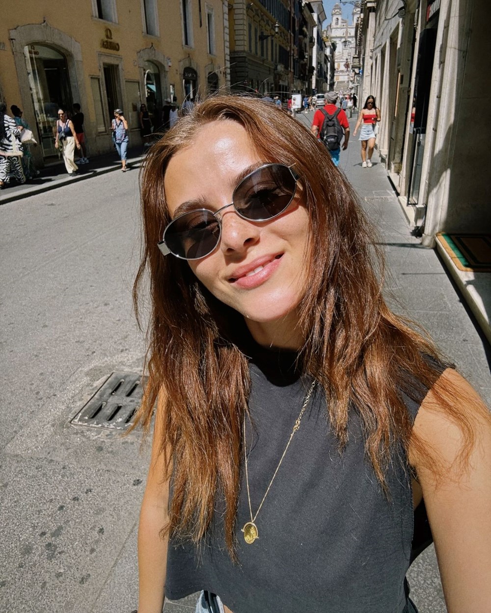 Hande Erçel yeni sineması için imaj tazeledi (Ünlülerin değişimi) 125 8dHfaTsMk0Gl owMw9DSVQ