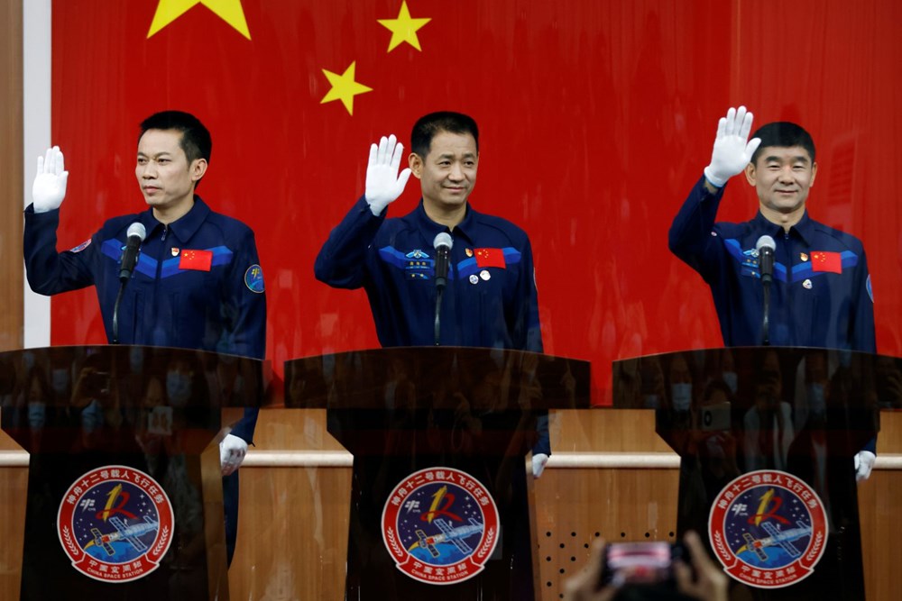 Çin, uzay istasyonuna göndereceği taykonot ekibini tanıttı - 4