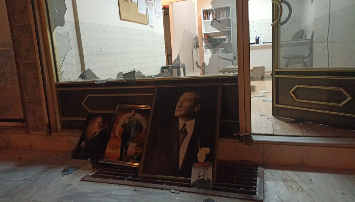 Kocaeli'de AK Parti ve CHP binalarına saldırıdan şüpheliye ev hapsi Kocaeli'de AK Parti ve CHP binalarına saldırıdan şüpheliye ev hapsi