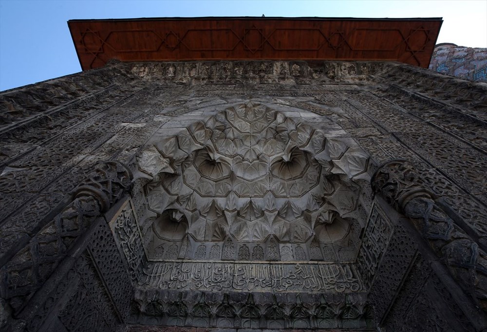 Erzurum yüzlerce yıllık yapılarıyla ziyaretçilerini tarihi yolculuğa çıkarıyor - 14