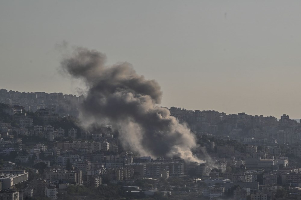 İsrail uçakları Beyrut'u bombalıyor - 7