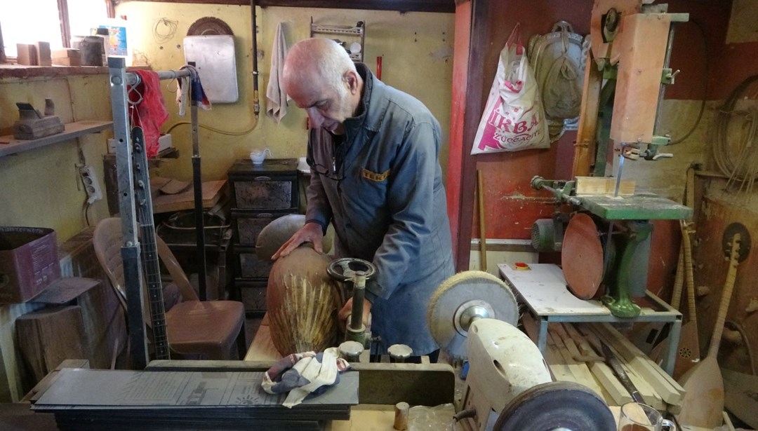 Malatya'daki iki ustadan biri: Yıllardır hem çalıyor hem üretiyor