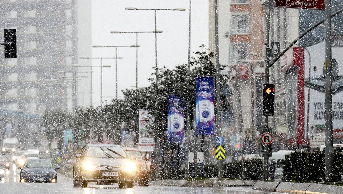 Silivri’ye kadar gelen kar yağışı İstanbul kent merkezine neden giremiyor?