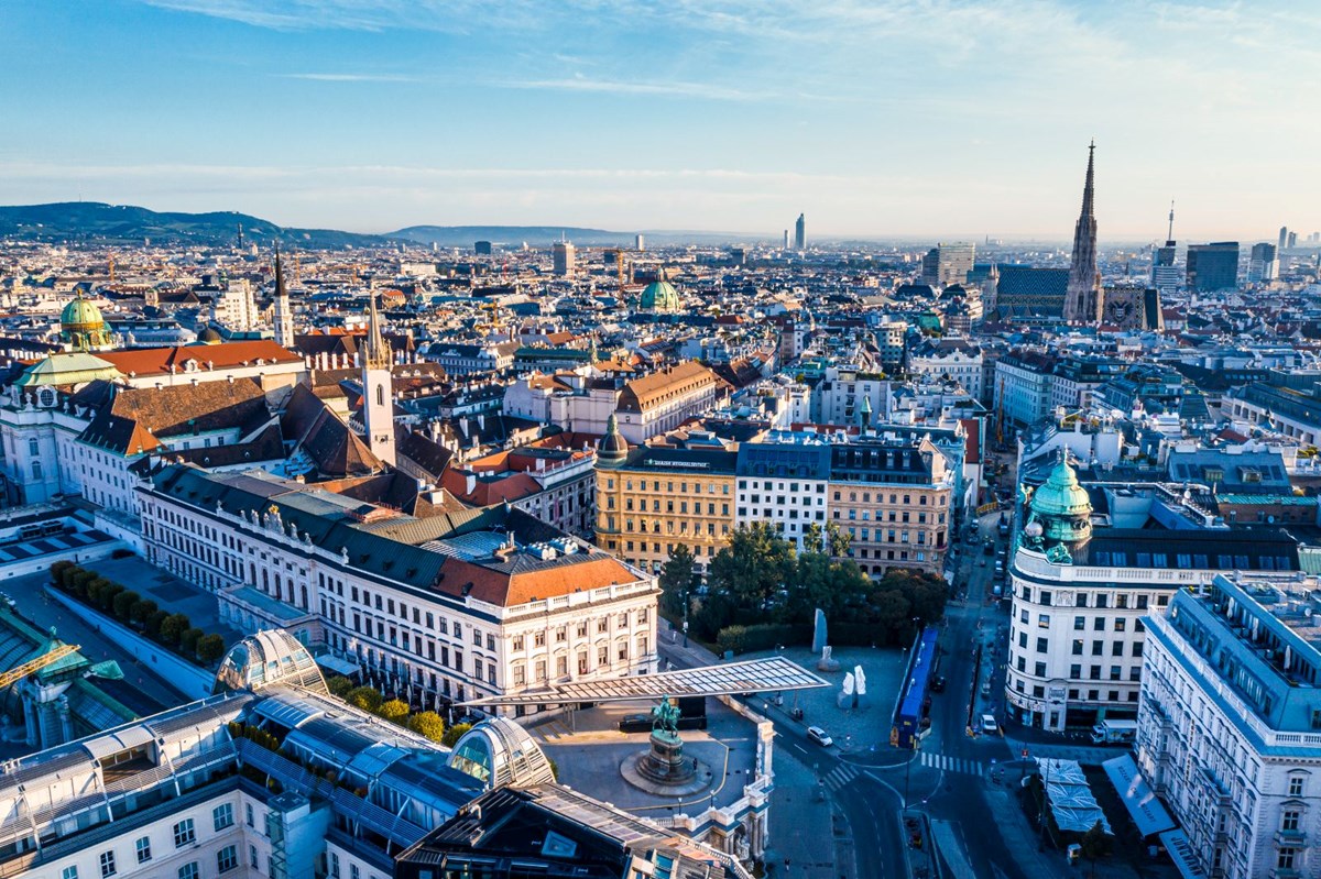 Vienna i see. Вена (город). Австрийские города. Австрия Дания архитектура. Вена картинки города.