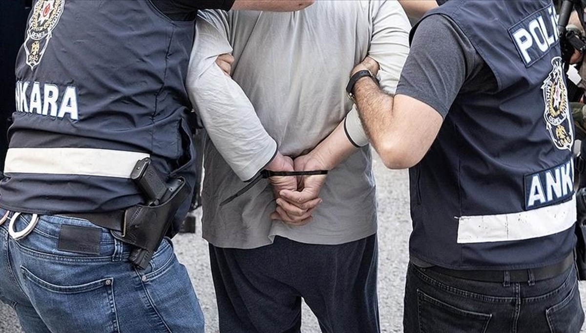 Askeri Liselere Giriş Sınavı'nda FETÖ usülsüzlüğü: 7 gözaltı Askeri Liselere Giriş Sınavı'nda FETÖ usülsüzlüğü: 7 gözaltı